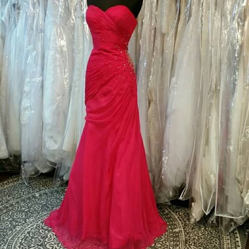 MNM Couture Fuchsia Dress - Image 4