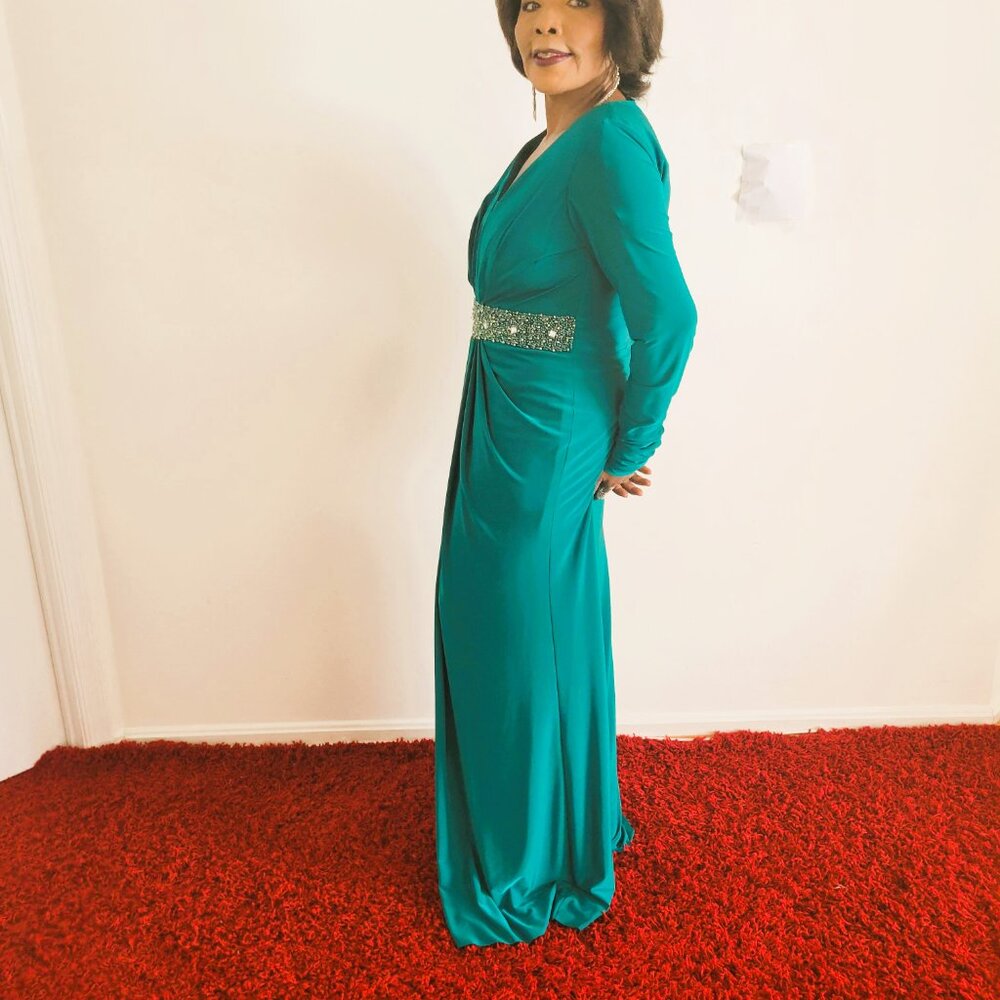 Long Sleeve Fitted Evening Dress Green - Image 6