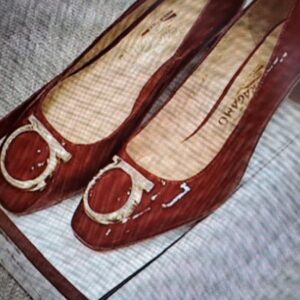 Salvatore Ferragamo Lillaz Burgundy Low Pumps Iconic Bow Size 39