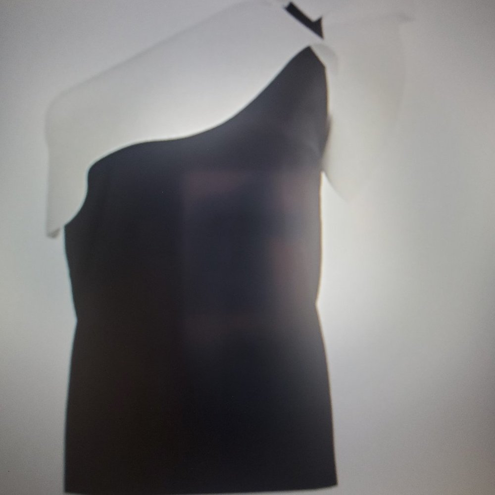 Chiara Boni Kikina One Shoulder Top | Asymmetric Contrast Detail Sleeveless