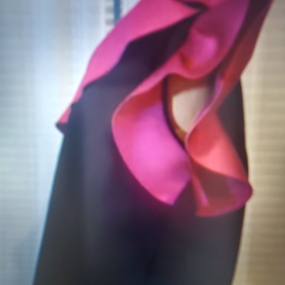 Chiara Boni Kikina One Shoulder Top | Asymmetric Contrast Detail Sleeveless - Image 6