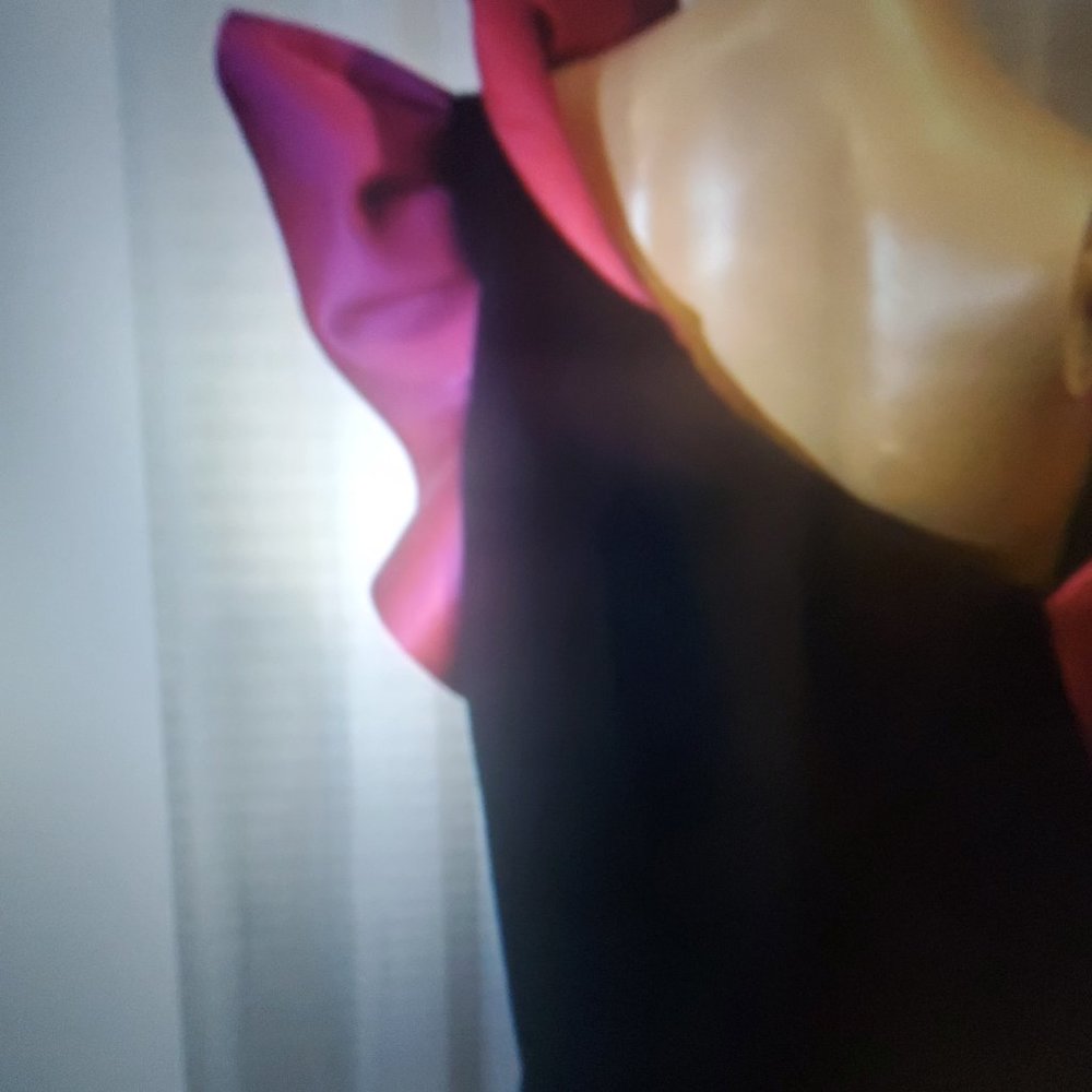 Chiara Boni Kikina One Shoulder Top | Asymmetric Contrast Detail Sleeveless - Image 5
