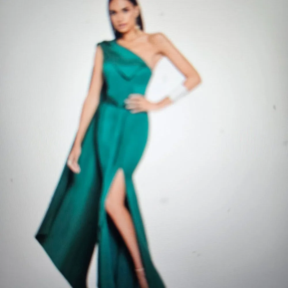 TERANI COUTURE One Shoulder Satin Cape Gown - Image 2
