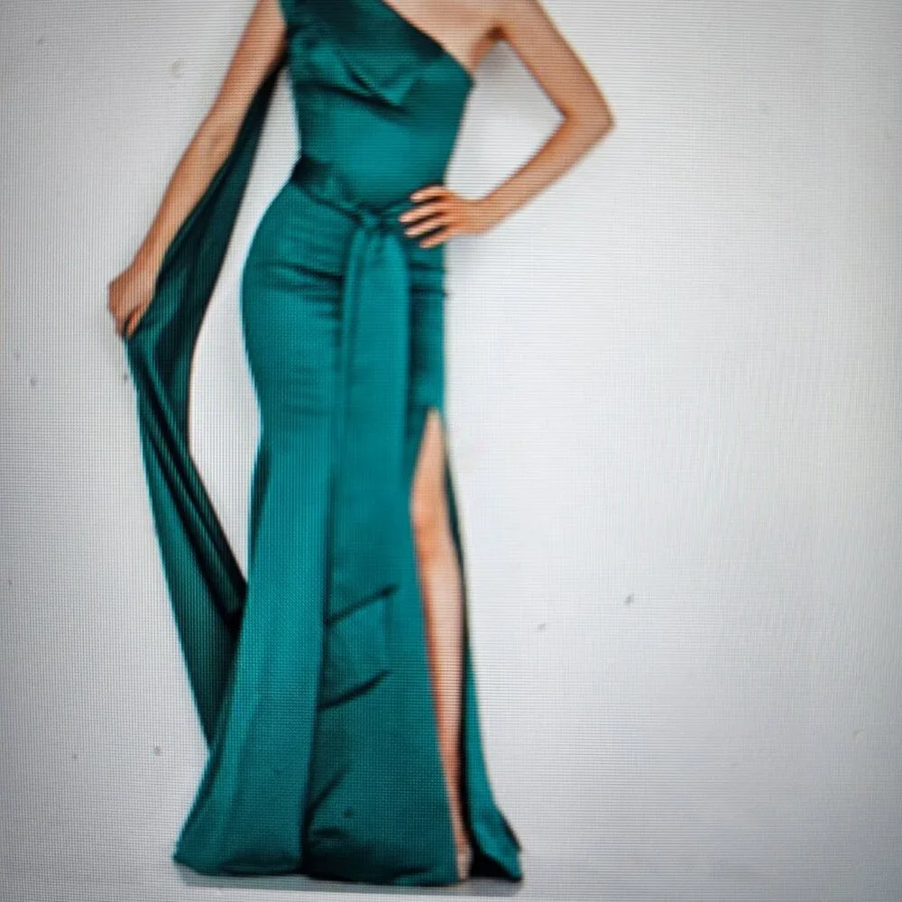 TERANI COUTURE One Shoulder Satin Cape Gown - Image 5