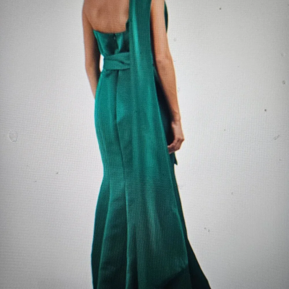 TERANI COUTURE One Shoulder Satin Cape Gown - Image 11